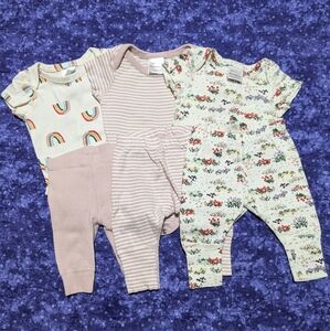 HA onesies w/ pants size 50 (0-3)